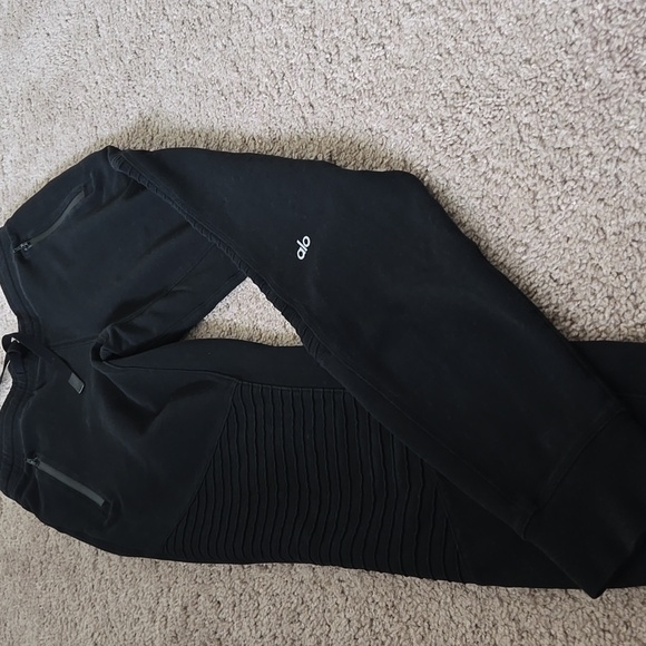 Alo Yoga Womens Urban Moto Sweatpant Joggers Small Black Slim Fit Casua Travel - Picture 8 of 15